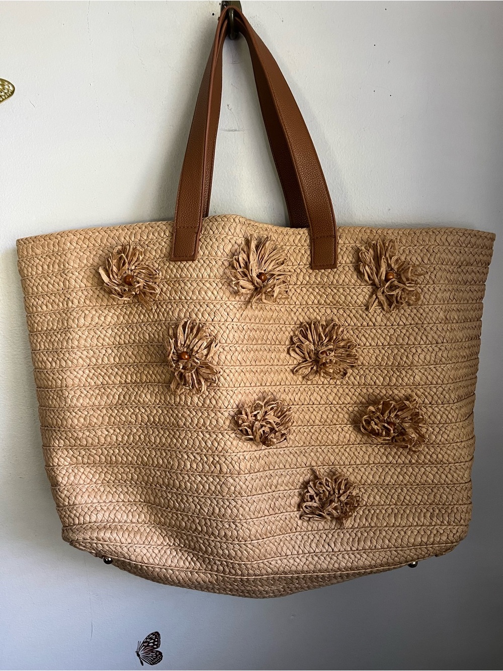 Big Straw Woven Tote. Bag  Carryall Appliquéd Flowers Leather Straps